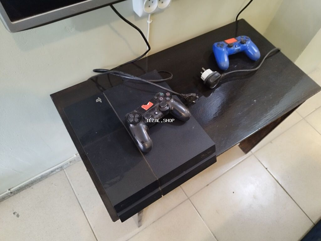 Komplekt oyun küncü satılır. Tərkib: - 3 ədəd PlayStation 4 Fat, 500