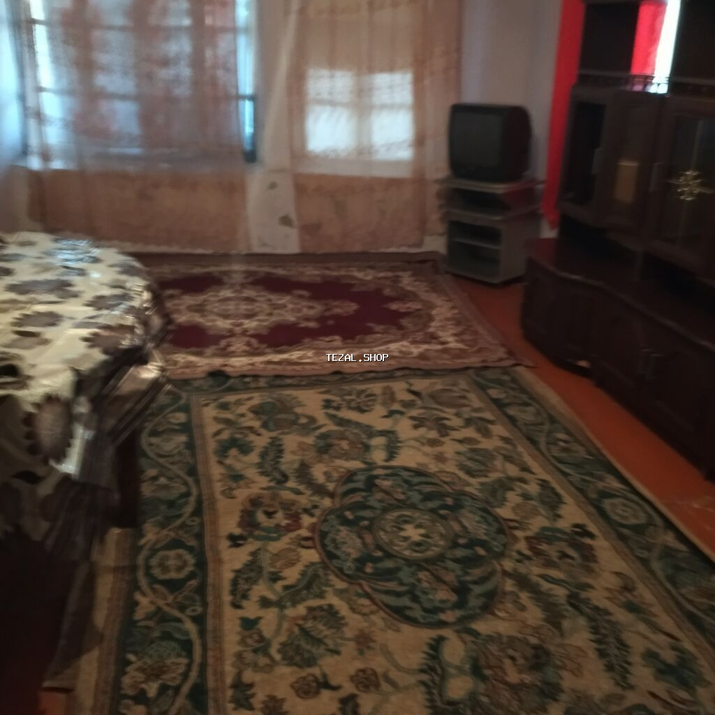Kirayə üçün sadə, mebellə təmin olunmuş otaq. Xüsusiyyətlər: - Geniş - şəkil 3