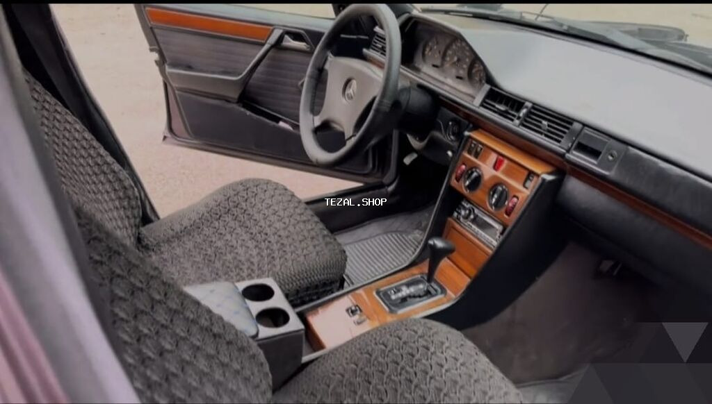 Mercedes-Benz E 230: 2.3 l | 1993 il Sedan - şəkil 4