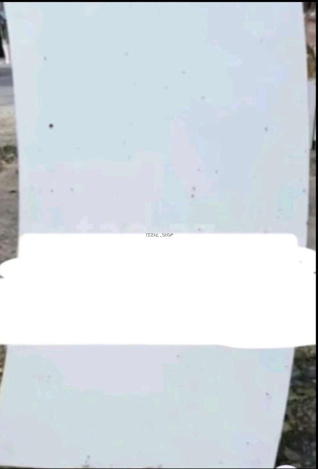 Ağ rəngli, hamar səthli böyük panel/levha. Xüsusiyyətlər: - Rəng: ağ