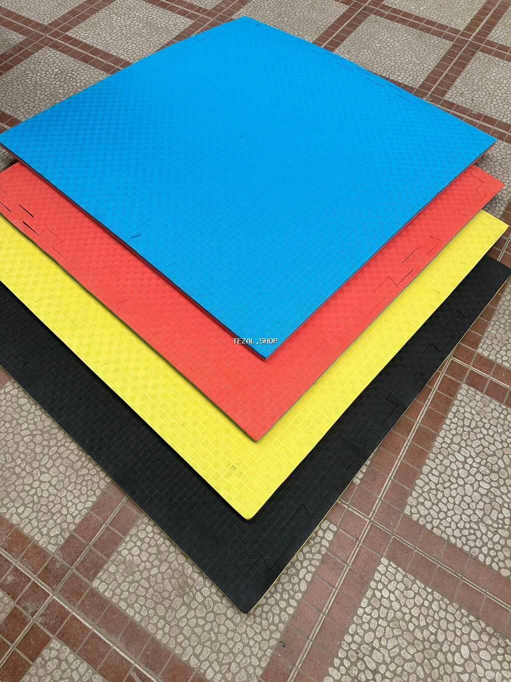 Tatami̇ və qanterləri̇n topdan və pərakəndə satişi ölçüsü :1x1