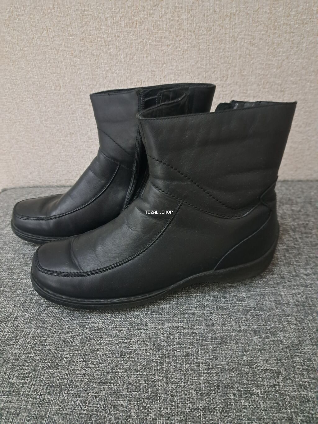 Qara təbii dəri qış çəkmələri - Model: qısa bot tipli, kvadratvari
