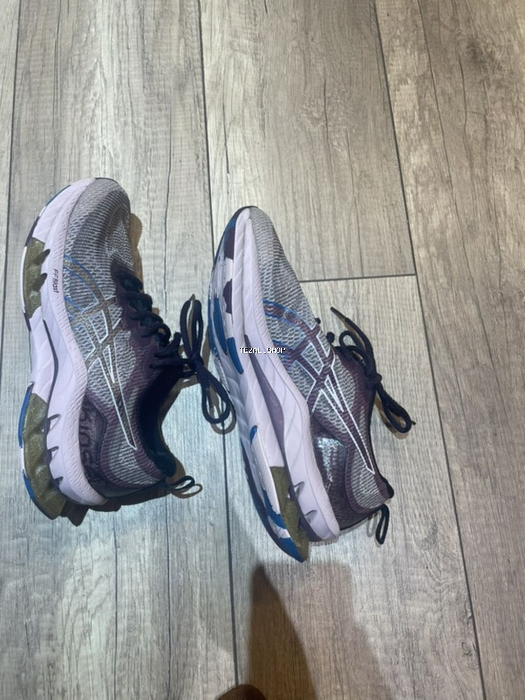 ASICS qaçış ayaqqabısı - Model: ASICS - Rəng: boz/bənövşəyi tonlarda