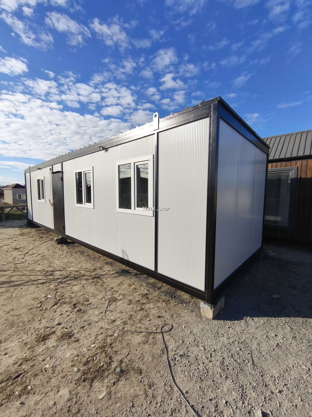 Modul tipli konteyner ev/ofis - Ölçü: təxmini 3 x 9–10 m (uzun tip)
