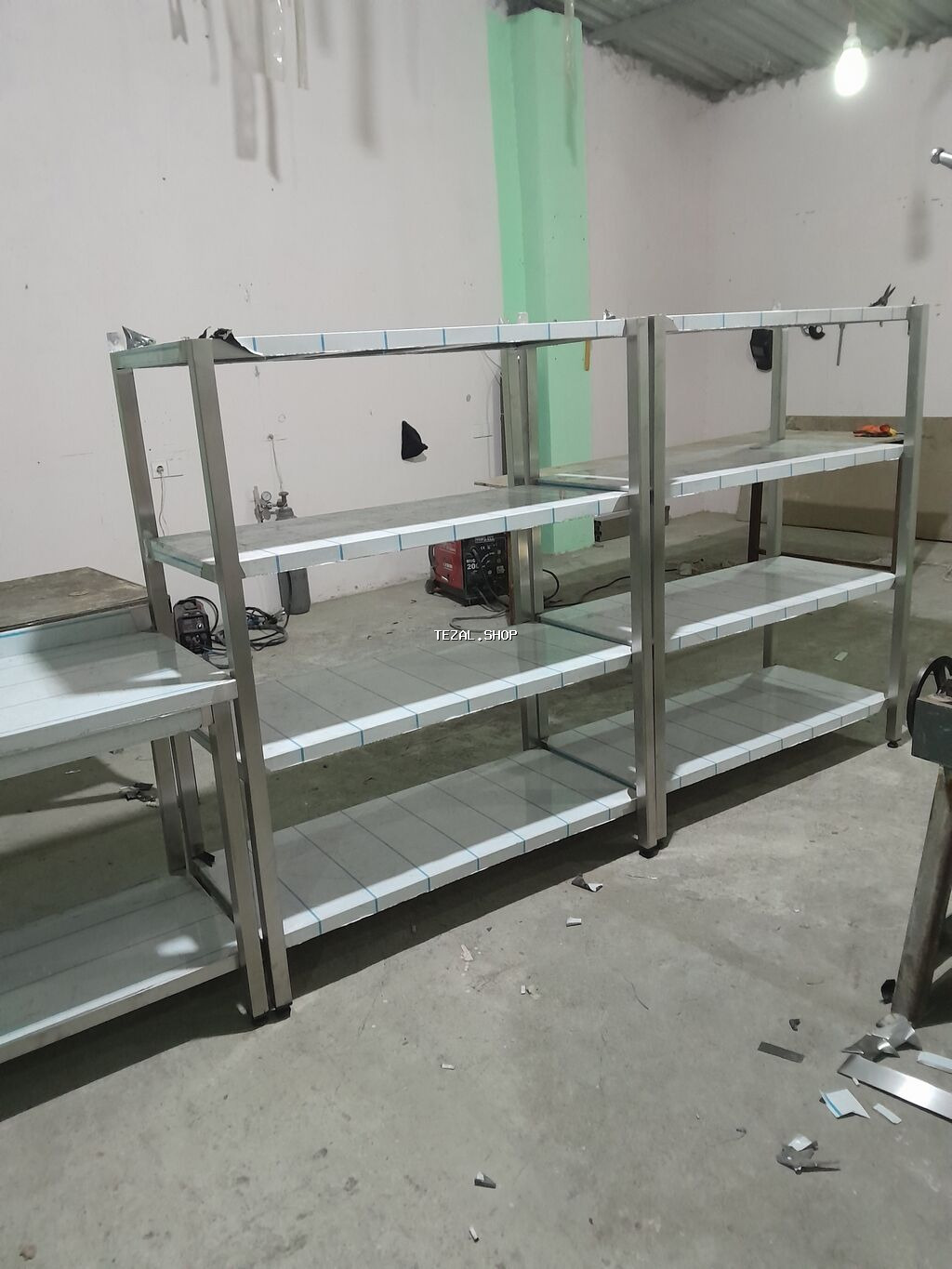 Resdoran kafe ücün paslamaz stelaj herölcüde hazrlaması