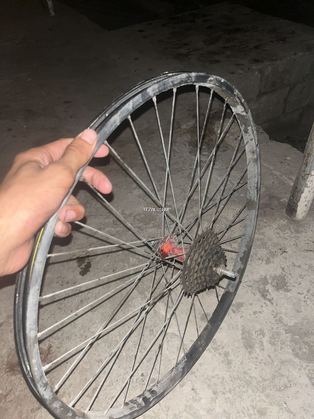 Velosiped arxa disk təkər satılır. - Ölçü: 26" - Arxa təkər üçün -